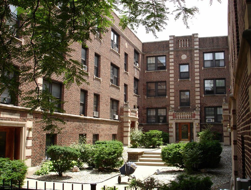 927 W Oakdale Ave, Unit 1H in Chicago, IL - Foto de edificio