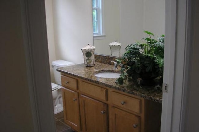 4 Elaine Cir in Hudson, MA - Building Photo - Building Photo