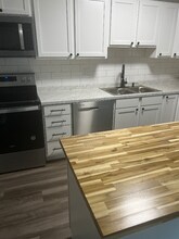 5721 Bramblegate Rd in Greensboro, NC - Building Photo - Building Photo