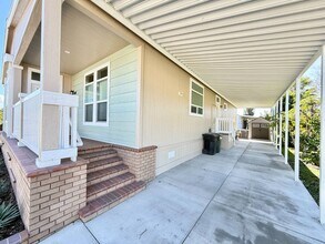 44 Pine Via in Anaheim, CA - Building Photo - Building Photo