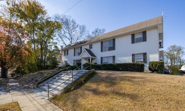 Cliff Place in Birmingham, AL - Building Photo - Interior Photo