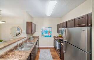 MAA Riverchase in Birmingham, AL - Building Photo