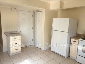 7738 Tamara Lee Ct in Ft. Myers, FL - Building Photo - Building Photo
