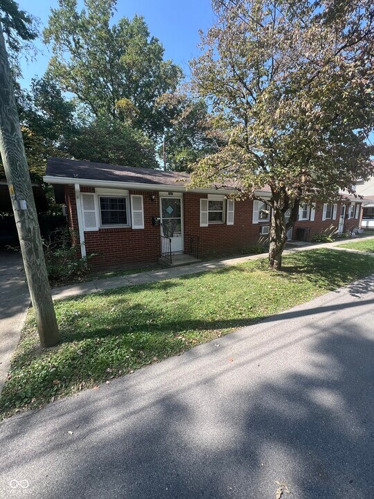 107 Wallace Dr in Crawfordsville, IN - Building Photo