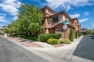 11404 Belmont Lake Dr in Las Vegas, NV - Building Photo - Building Photo