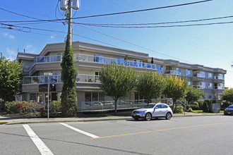 Franklin Place in White Rock, BC - Building Photo - Building Photo