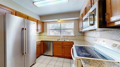 1002 Hardwood Ln, Unit 0412-D in College Station, TX - Building Photo - Building Photo
