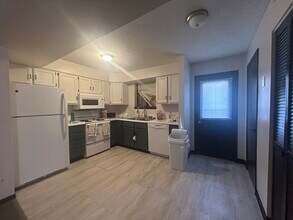 68 Oberlin St in Iowa City, IA - Building Photo - Building Photo