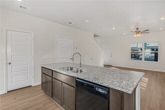 601 W 24th St, Unit 2 in Bryan, TX - Building Photo - Building Photo