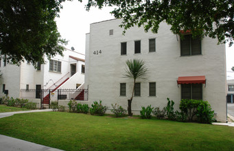 414 Riverdale Dr in Glendale, CA - Foto de edificio - Building Photo