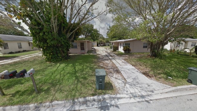 607 S 6th St in Fort Pierce, FL - Building Photo - Building Photo