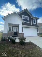 6865 Orchard Run Cir in Whitestown, IN - Building Photo - Building Photo