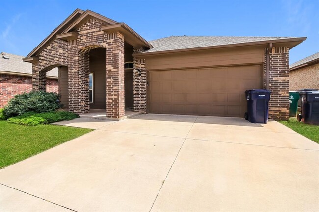 11328 SW 33rd Terrace in Yukon, OK - Building Photo - Building Photo