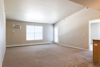 Raven Ridge Apartments in Dickinson, ND - Building Photo - Interior Photo