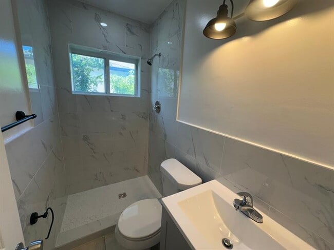 6208 Dawson St in Hollywood, FL - Building Photo - Building Photo