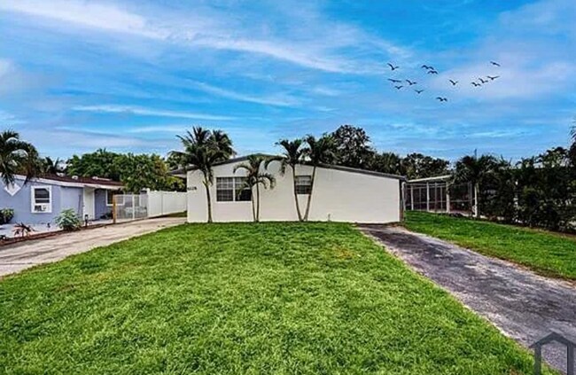 6162 SW 1st St in Margate, FL - Building Photo - Building Photo