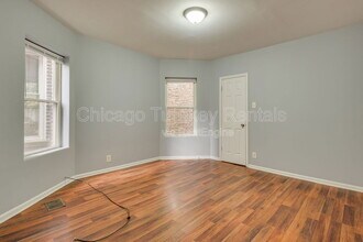 1326 E 72nd St in Chicago, IL - Building Photo - Building Photo