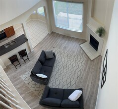 63 San Simeon Dr in Manvel, TX - Foto de edificio - Building Photo