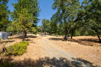 7770 Stephanie Ln in Somerset, CA - Building Photo - Building Photo