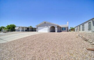 931 Holly St in Bullhead City, AZ - Building Photo