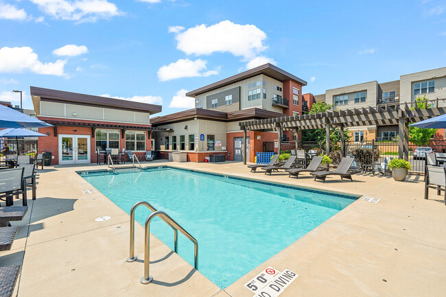 The Junction in Menomonee Falls, WI - Foto de edificio - Building Photo