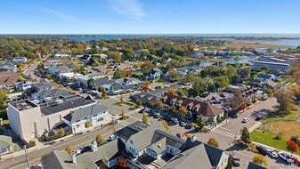 14 Mitchell Rd in Westhampton Beach, NY - Building Photo