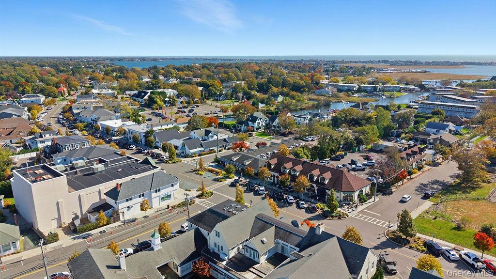 14 Mitchell Rd in Westhampton Beach, NY - Building Photo