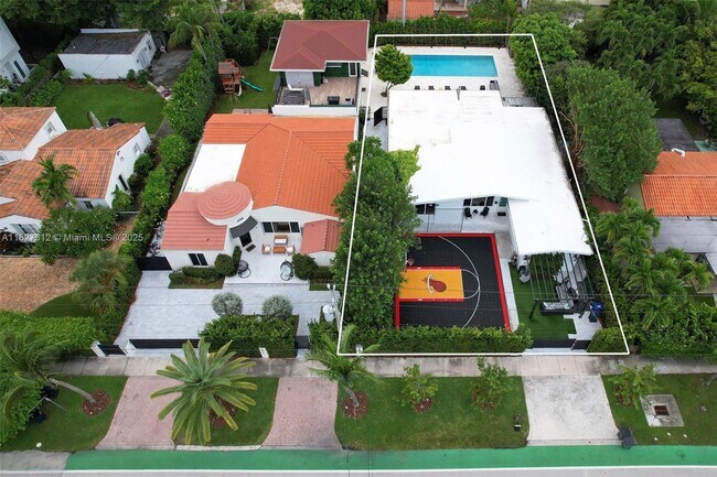 3758 Prairie Ave in Miami Beach, FL - Building Photo - Building Photo