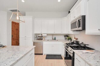 8021 Easter St in Houston, TX - Building Photo - Building Photo