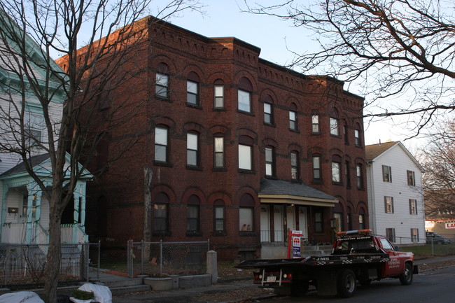 179-185 Chestnut St in Holyoke, MA - Building Photo - Building Photo