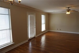 1444 Carrollton Ave, Unit 203 in Metairie, LA - Building Photo - Building Photo