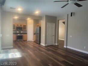11225 Sweet Cicely Ave in Las Vegas, NV - Building Photo - Building Photo