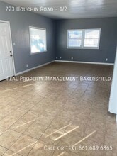 723 Houchin Rd in Bakersfield, CA - Building Photo - Building Photo