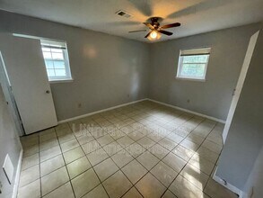 5810 Solera Rd in Wilmington, NC - Building Photo - Building Photo