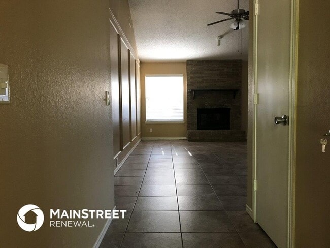 200 Laurel St in Mansfield, TX - Building Photo - Building Photo