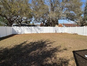 210 Chardonnay Pl in Valrico, FL - Building Photo - Building Photo