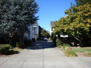 419 Matheson Street in Healdsburg, CA - Foto de edificio - Building Photo