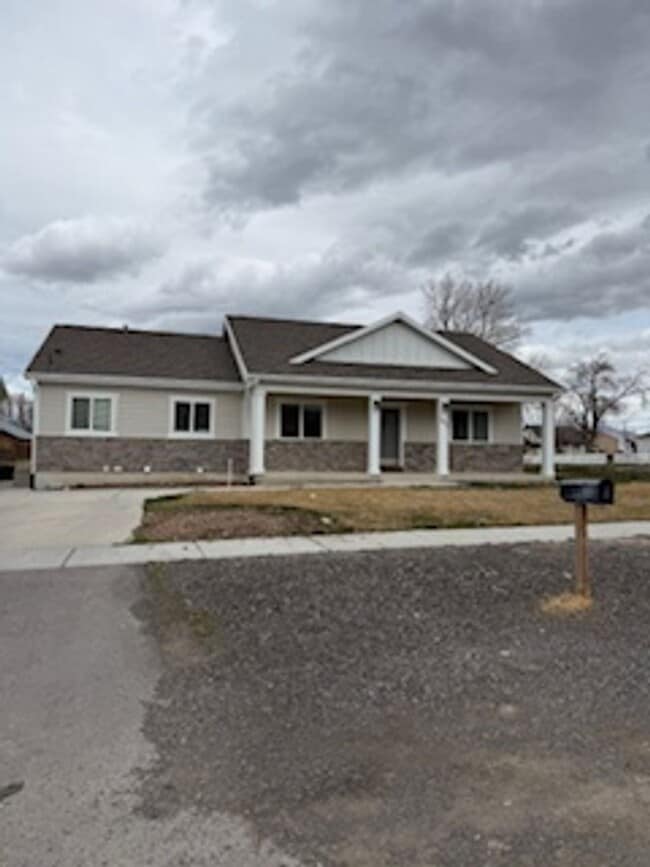 property at 491 E 200 N