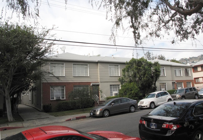 1009 N Sweetzer Ave in West Hollywood, CA - Building Photo - Building Photo