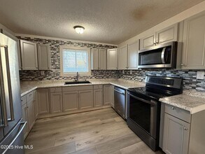 210 Paris Ave in Greenville, NC - Building Photo - Building Photo
