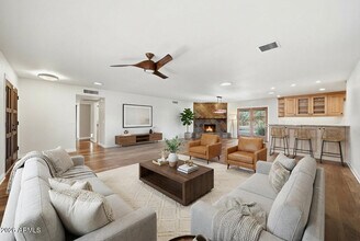 11236 North 42nd Pl in Phoenix, AZ - Building Photo - Building Photo