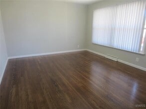 3909 Southern Aire Dr in St. Louis, MO - Building Photo - Building Photo