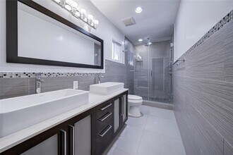 621 SW 99th Pl in Miami, FL - Building Photo - Building Photo