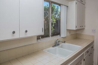 Thornhill Amapola Apartment Homes in Palm Springs, CA - Foto de edificio - Building Photo