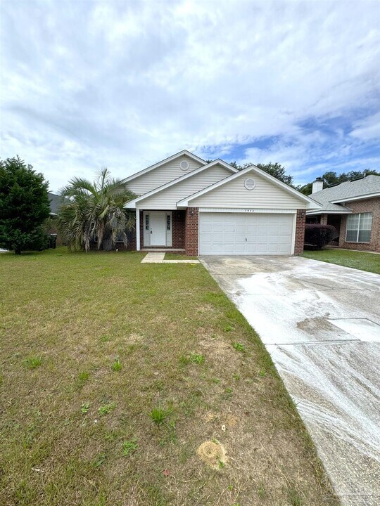 7972 Cayenne Way in Pensacola, FL - Building Photo