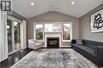 216 Pineland Ct in Waterloo, ON - Building Photo - Building Photo