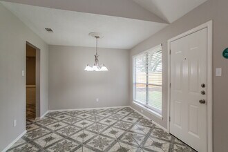 2138 Pilgrims Point Dr in Friendswood, TX - Building Photo - Building Photo