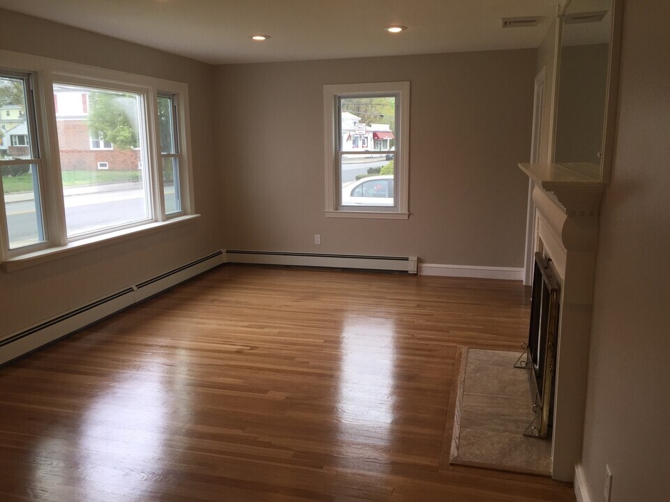 595 Admiral St, Unit Unit 1 in Providence, RI - Building Photo