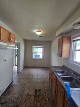 3942 E 186th St in Cleveland, OH - Building Photo - Building Photo