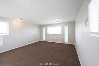 7046 US-36 in Avon, IN - Foto de edificio - Building Photo